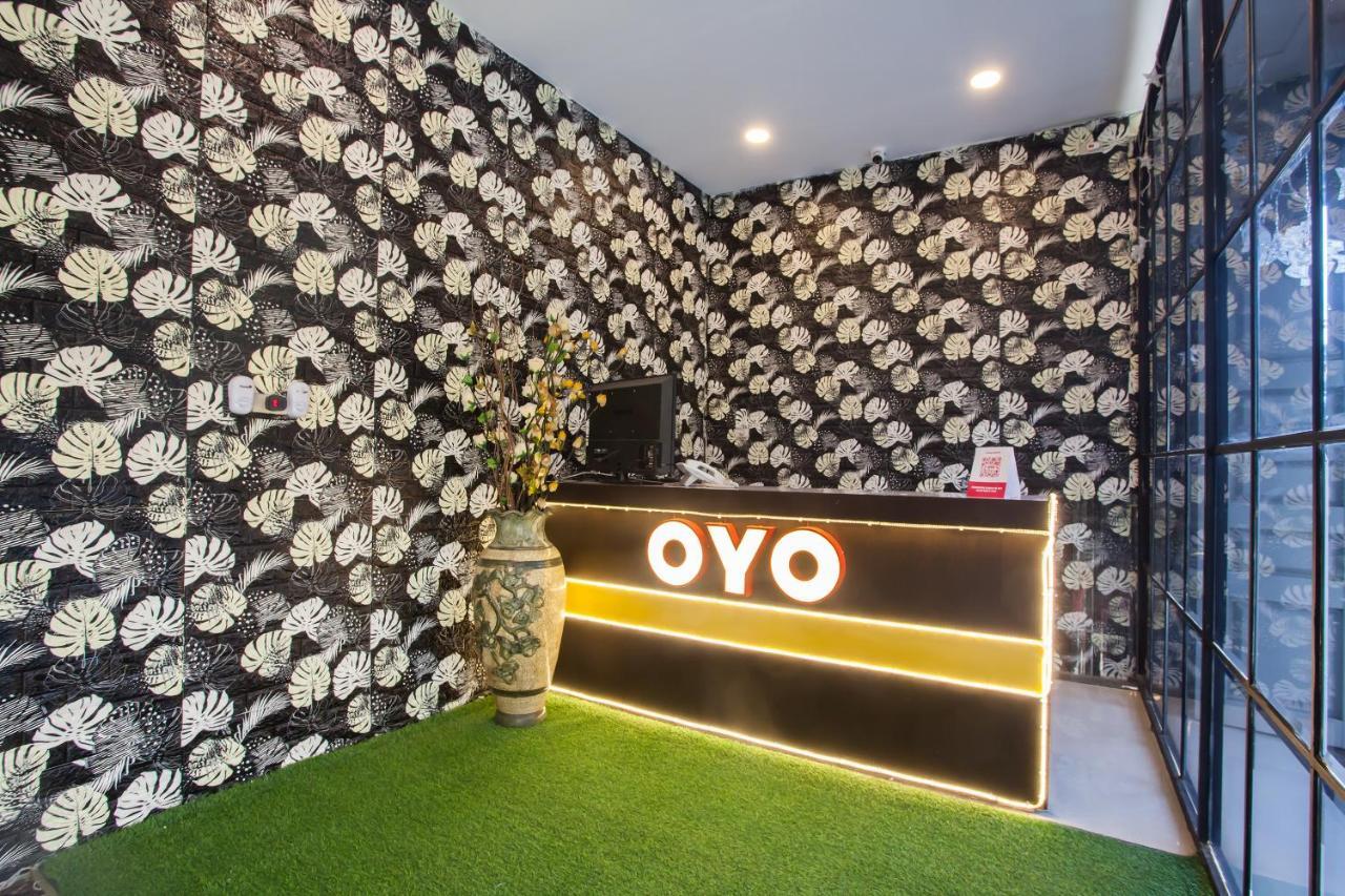 Oyo 2361 Hotel Winston Glugur Exteriör bild