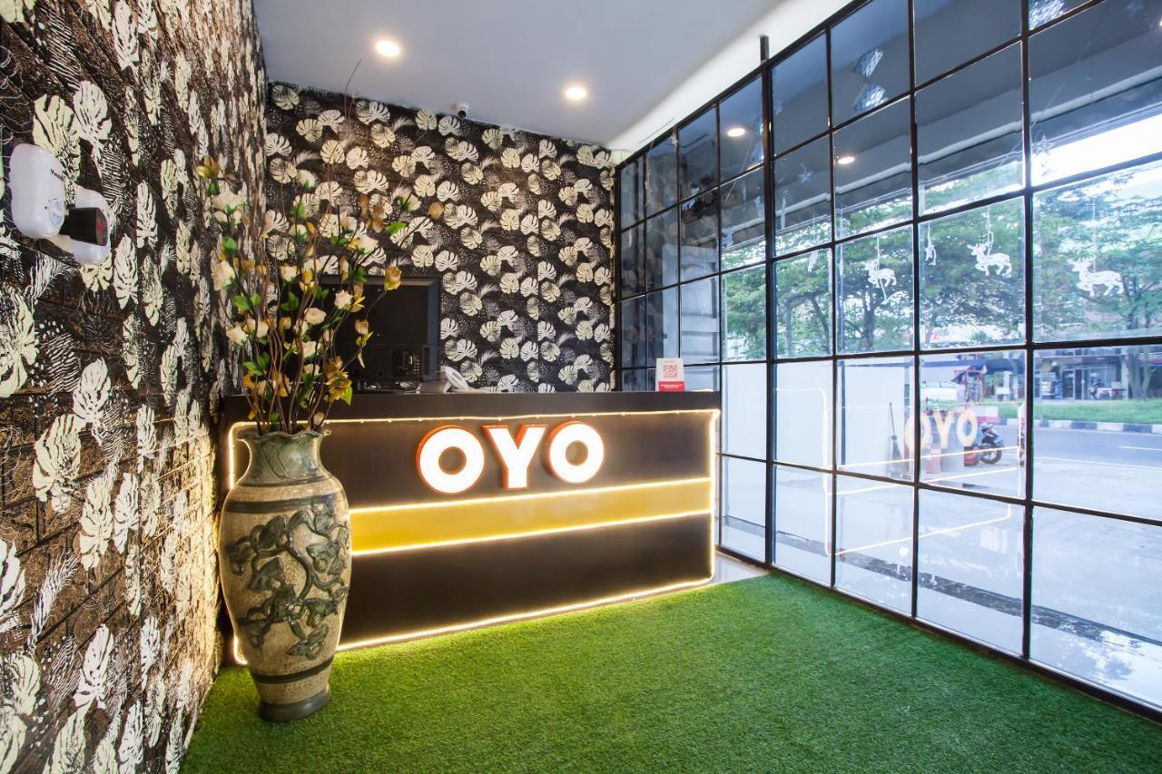 Oyo 2361 Hotel Winston Glugur Exteriör bild