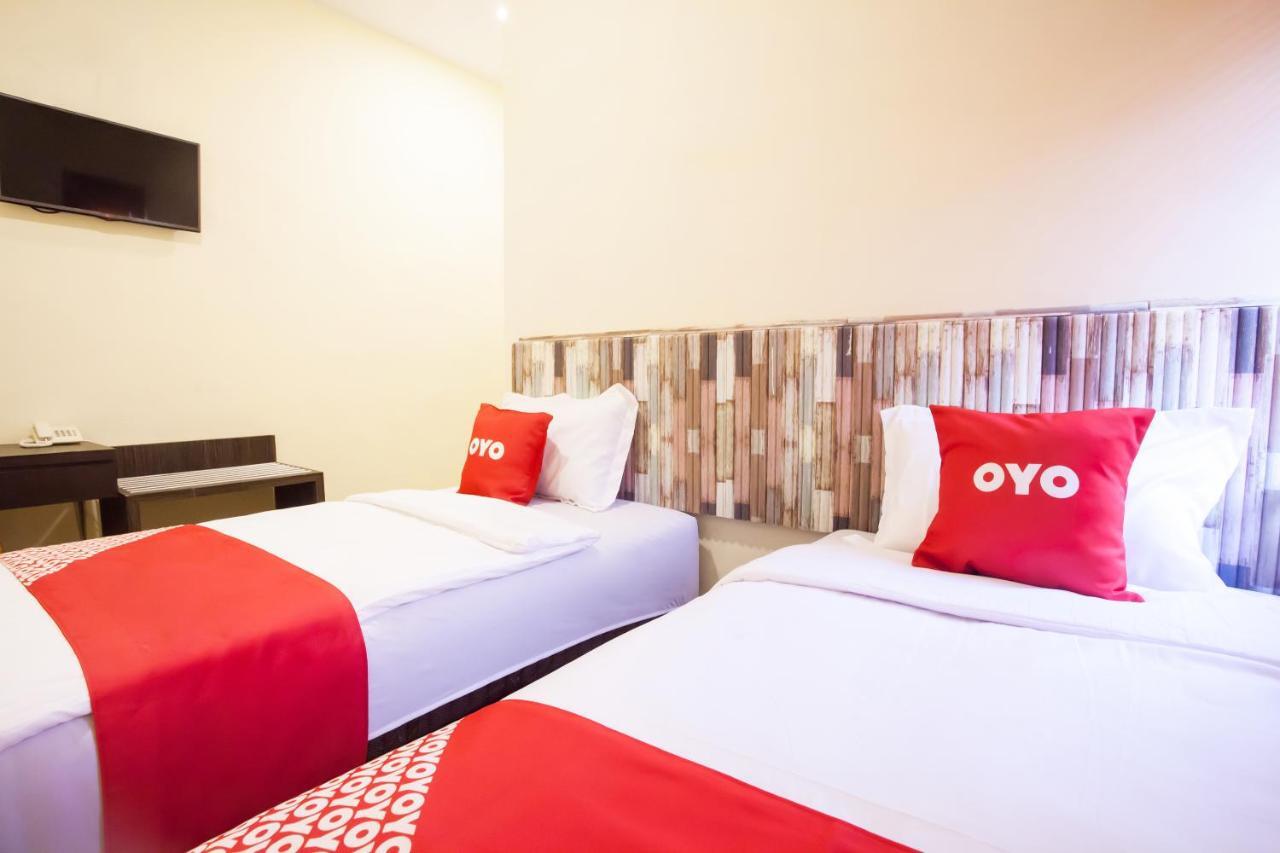 Oyo 2361 Hotel Winston Glugur Exteriör bild